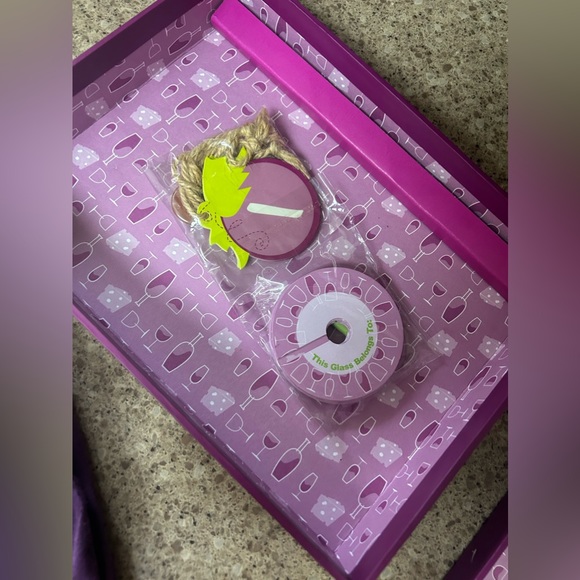 C.R. GIBSON | Wine Tasting Party Kit - Picture 4 of 6